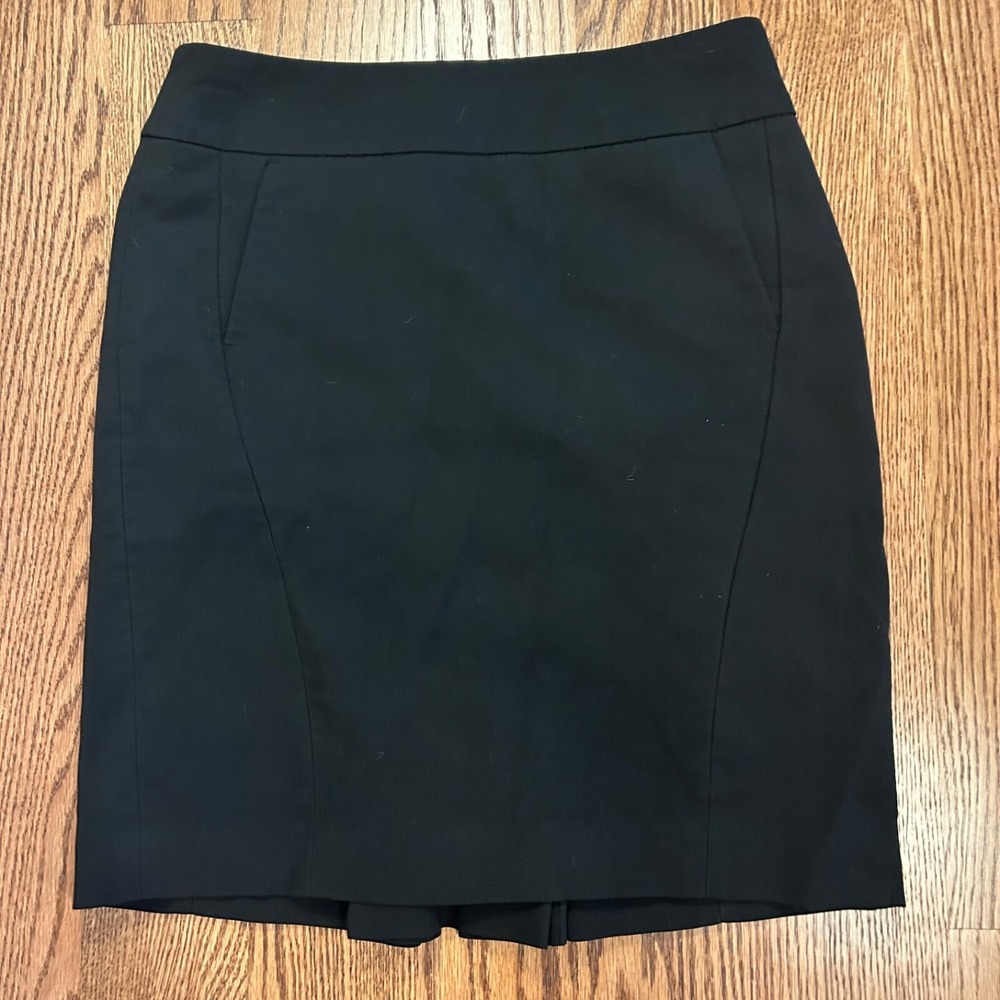 Ann Taylor LOFT Skirt Size 6P Black Pencil Career Work Classic Flare Back